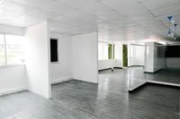 Independent 4-story commercial building in Urbanización Los Ángeles — for sale or rent, Urbanización Los Ángeles, Ciudad de Panamá